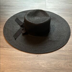 Elegant Black Wide-Brim Floppy Hat